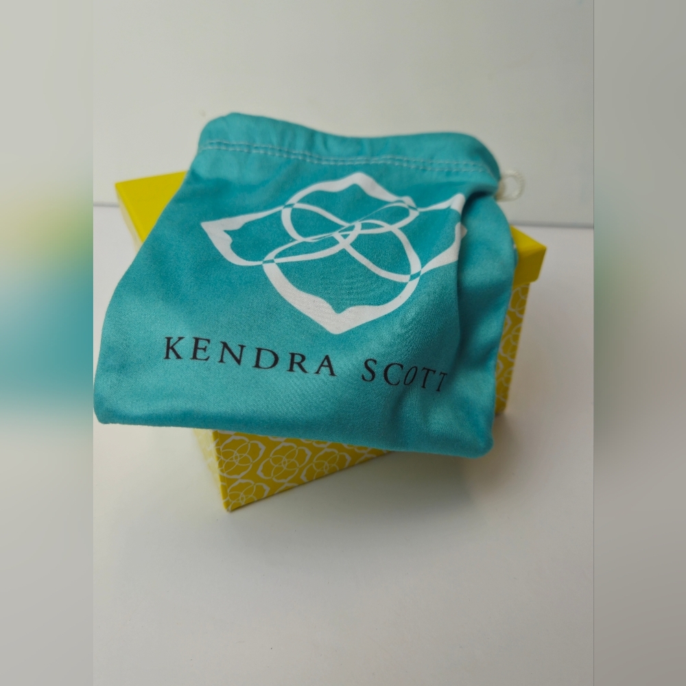 Kendra Scott Elegant Gold Filigree Cuff Bracelet - Picture 4 of 10